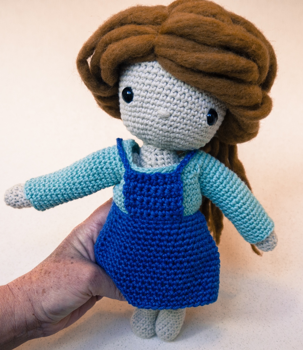 my crochet doll pinafore