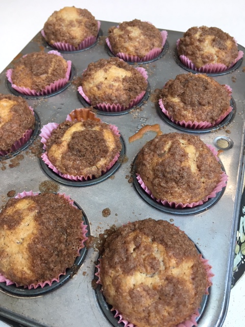 apple crumble muffins